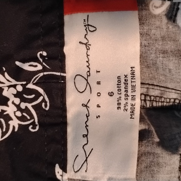 French Laundry Women’s Black with White Floral Capris, Size 6 - Picture 5 of 8